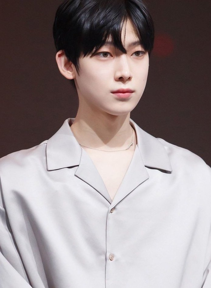 hallofsunoo's tweet photo. this fake love sunoo https://t.co/cwotQ6C3W8