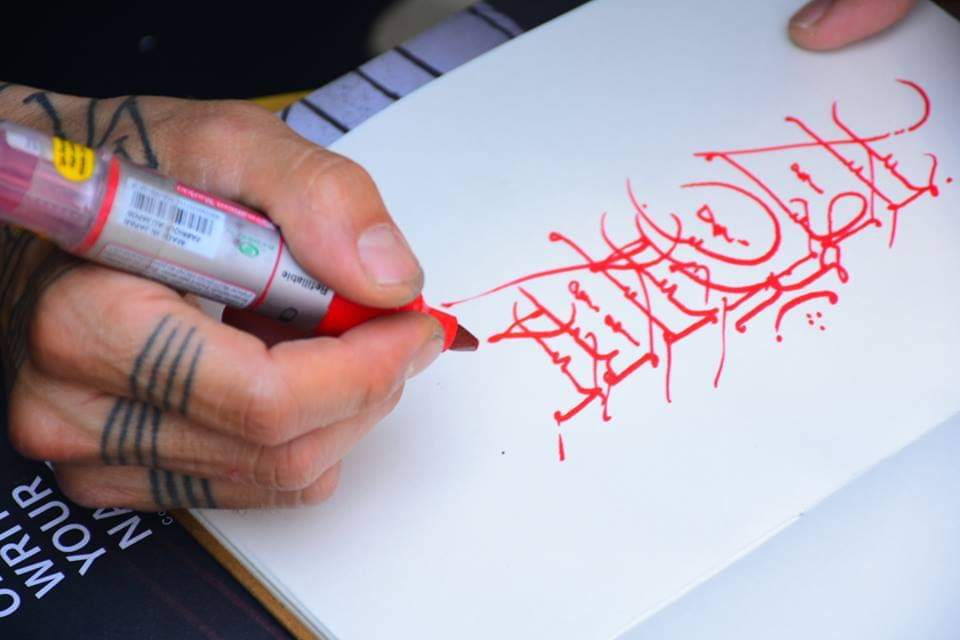 Bodhi_Bimal's tweet photo. got chance to meet #Cryptk π
one of the calligraffiti ambassador who is taking calligraphy to another level by his fonts and sharp,neat & clean strokes
we talk about fonts and each other works. and last we exchange our name writing in our own style and gift each other
@CRYPTK π https://t.co/simGSPPTHA