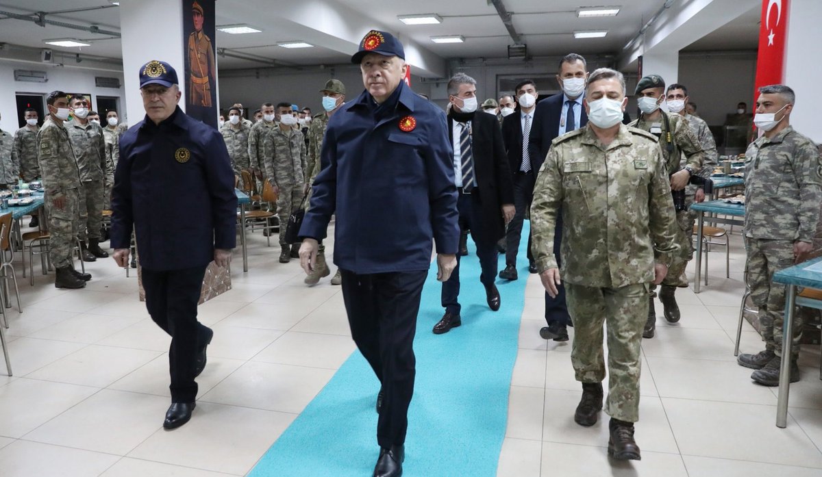 Mehmetçik Pençe Kilit Operasyonu'nu başlattı. Ey şanlı ordum Rabbim yar ve yardımcınız olsun, inşaAllah🤲🇹🇷
#PençeKilitOperasyonu

SEFER BİZİM ZAFER ALLAH'IN