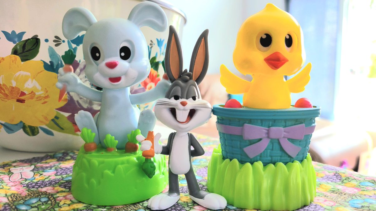 ELF_Toy_Store's tweet photo. Happy Easter!

#bugsbunny #looneytunes #easterbunny #easterbasket
#happyeaster #easter #toyphotography #toyart #toycollector #actionfigurephotography
#toys https://t.co/pWJGcDJ60N
