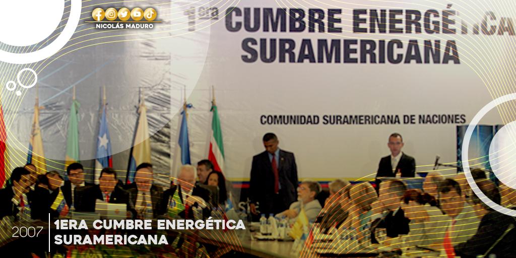 Celebramos 15 años de la Fundación de la UNASUR, que sigue sumada al esfuerzo por la consolidación de la unión de las naciones y los pueblos del Sur. Estamos llamados a retomar con fuerza el proyecto de Bolívar, por la igualdad el desarrollo y la Paz. ¡Viva la Patria Grande!