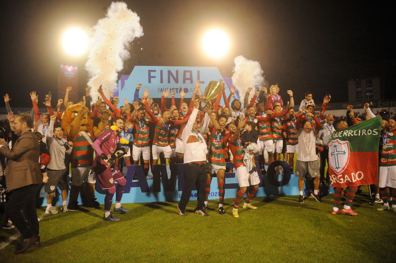 Portuguesa ❤️💚 on X: CAMPEÕOOOOESSSS!!!! 🏆❤️💚 Somos os campeões do Campeonato  Paulista A2 desse ano! Depois de garantir o acesso nas semifinais,  conquistamos agora, pela terceira vez na nossa história, o título