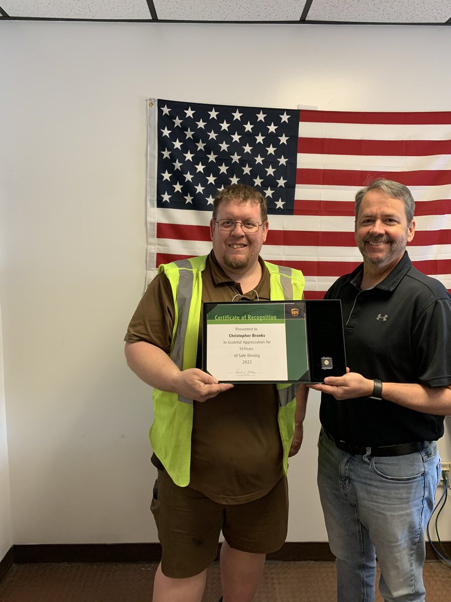 Congratulations Chris Brooks on 16 years safe driving. Well on your way to COH! @mulvey1970 @RobertCapone17 @EricMor920