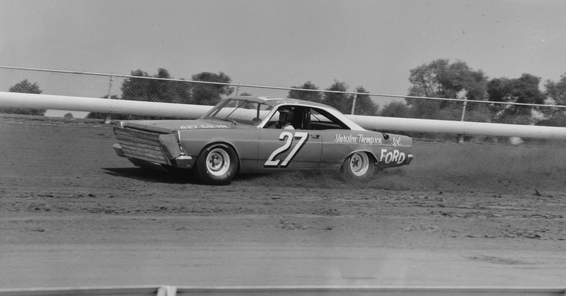 Basso488's tweet photo. A.J. Foyt @ DuQuoin, 1967. https://t.co/yqEmMpdKIe