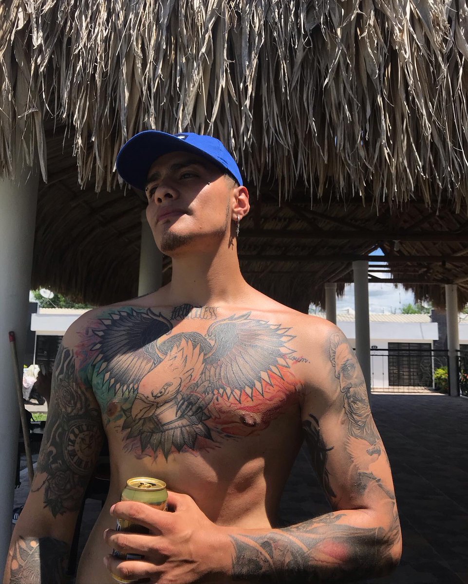 andyblck_'s tweet photo. Este sol está como pa quemame no?🥴 https://t.co/m8cn7idue8