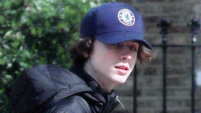 i need someone to love me as much as timothée chalamet loves his chelsea hat