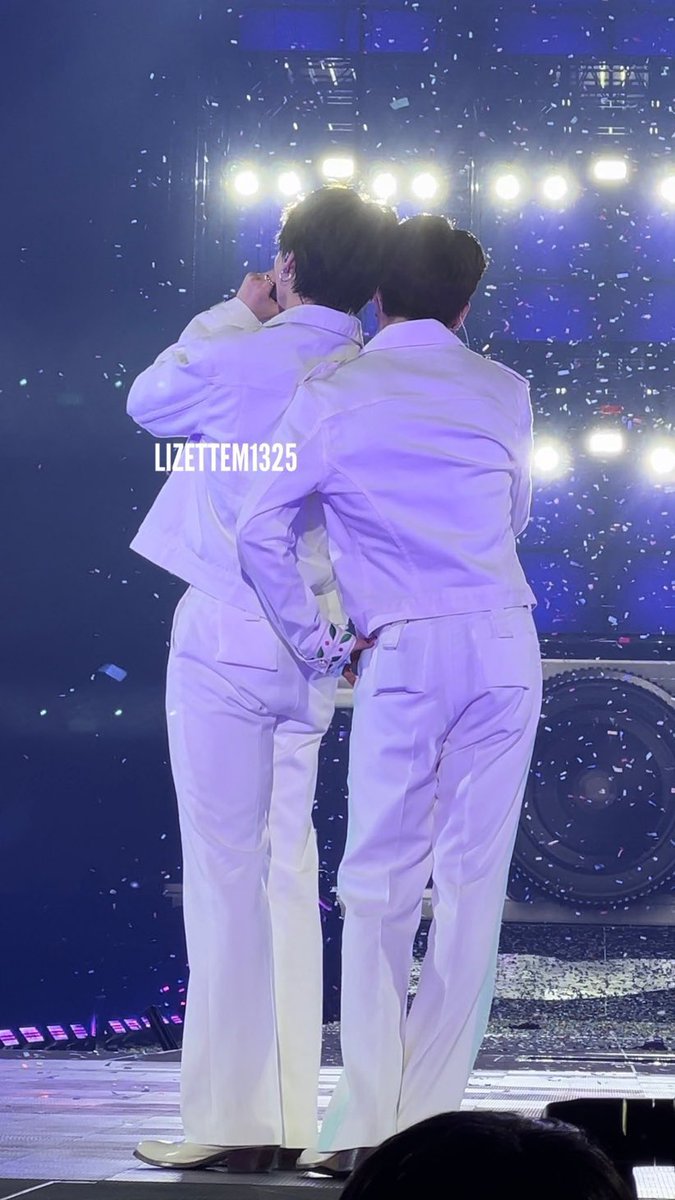 jikookheart's tweet photo. OH THIS IS SUCH A CUTE PIC 😭 https://t.co/aFlOJboqMv
