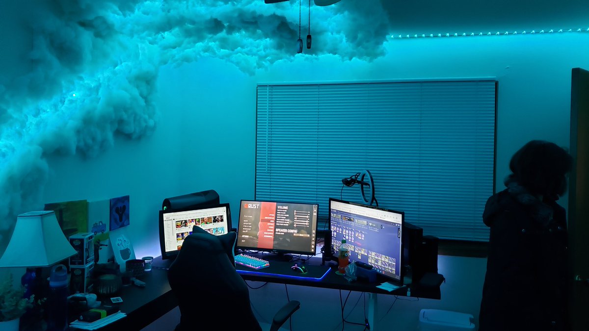 XGr4v1ty's tweet photo. Just finished the next stage of my gaming setup #diy #gaming https://t.co/qQf5ushatS