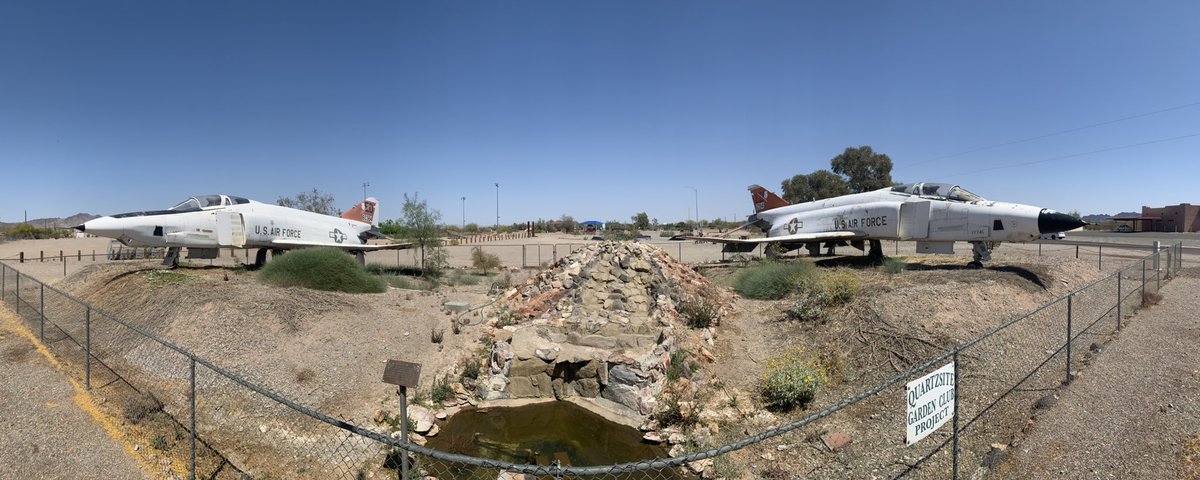 DuncanMonk's tweet photo. Ex Edwards F-4 Phantoms at Quartzsite Arizona #demobbed https://t.co/N0pnIVFlHq