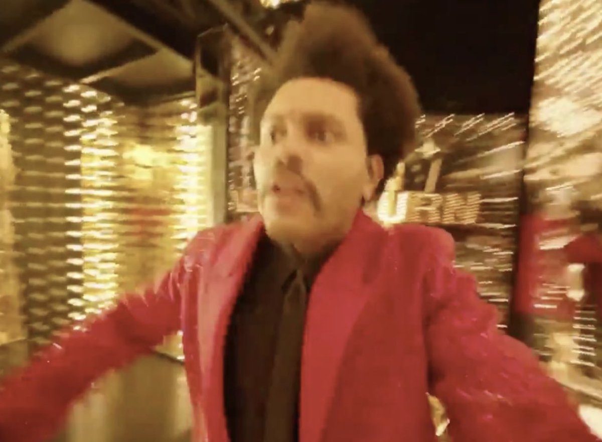 ashleybecker__'s tweet photo. The #Weeknd tryna find the stage rn at #coachella https://t.co/woTEOZQrAQ