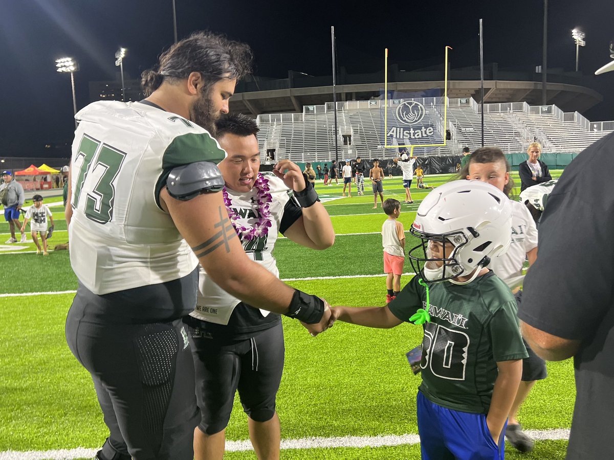 nateadams73's tweet photo. Loved meeting and hanging out with future warriors! This is who we do it for!! 

#BRADDAHHOOD #HumanSunblock https://t.co/6nS0NppYwX