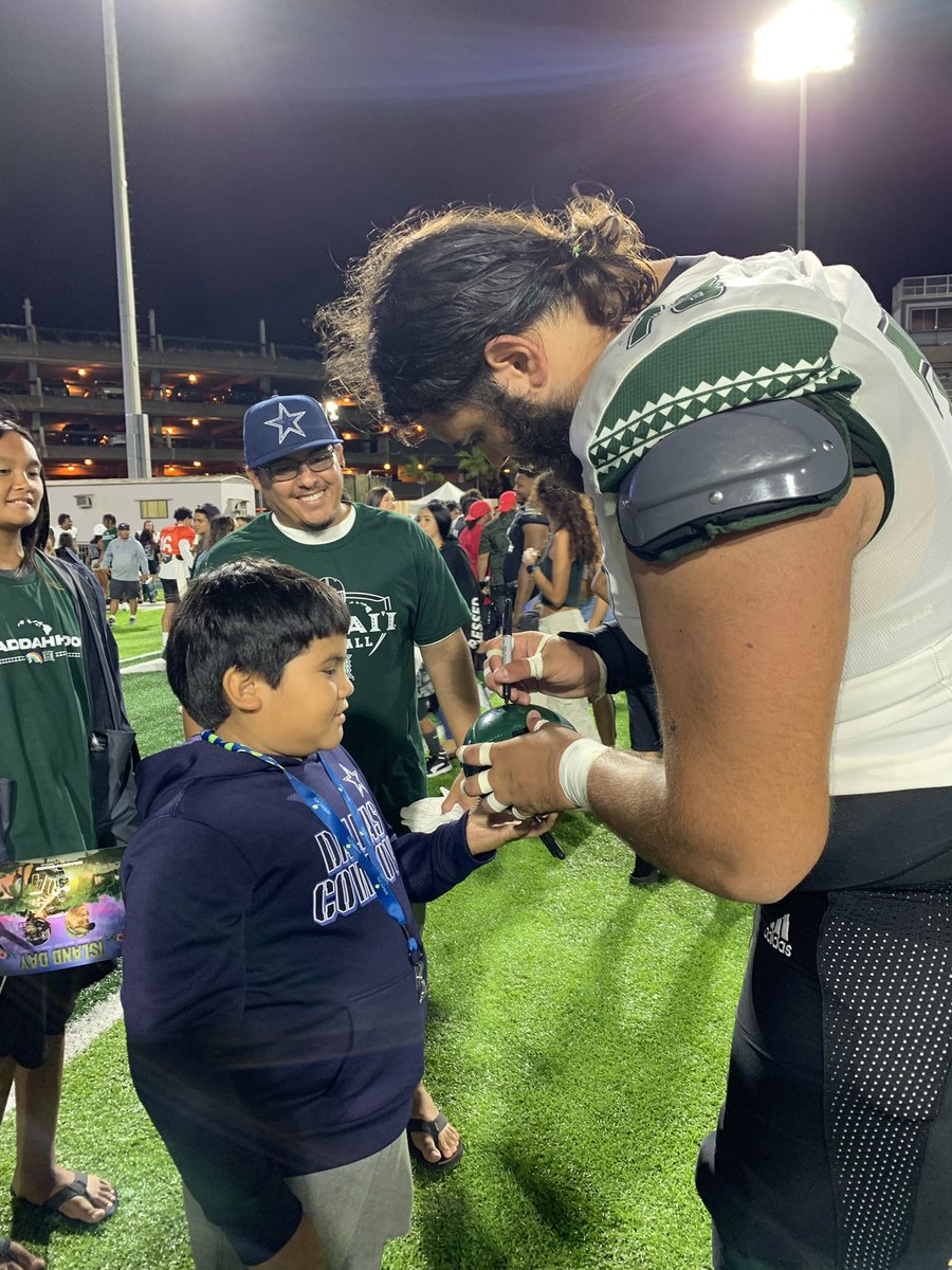 nateadams73's tweet photo. Loved meeting and hanging out with future warriors! This is who we do it for!! 

#BRADDAHHOOD #HumanSunblock https://t.co/6nS0NppYwX