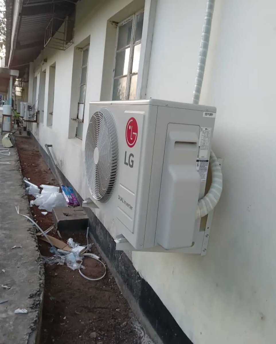 lii_anthonio's tweet photo. Ni kazi Bora kwa watu wetu boraa 

Mwananyamala hospital tunashukuru kwa kutuamini 

LG AC NOW AVAILABLE

BTU 12,000 -  1,400,000
BTU 18,000-  1,780,000
BTU 24,000 -  2,000,000

◼️FREE WALL BRACKET
◼️FREE COPPER PIPE
◼️ FREE INSTALLATIONS 

FREE HOME DELIVERY 

☎️0766142279
#SOKO https://t.co/P7BmkDQrEt