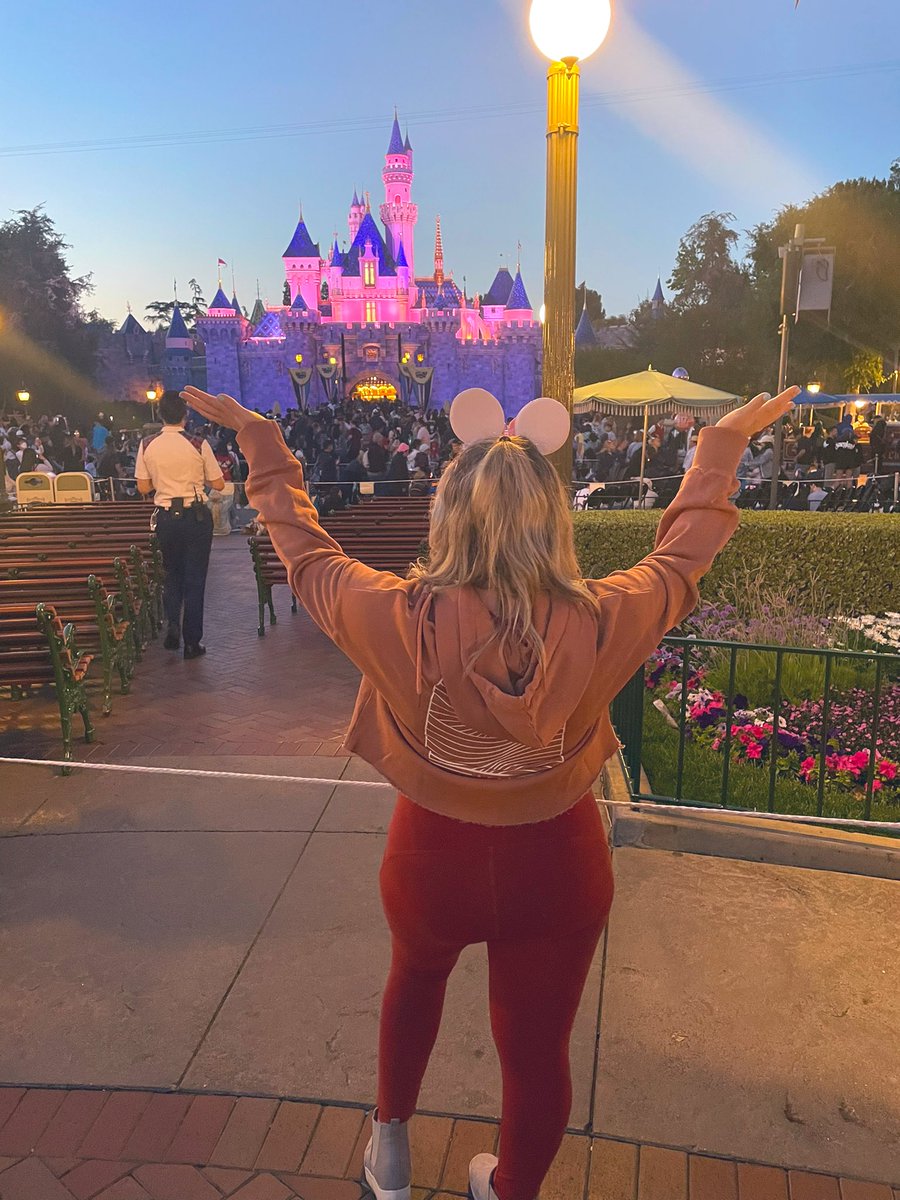 cybergirl_ac's tweet photo. Never too old for the teacups ๐๐ฅฐ๐ฐ Happy Easter !! #disneyland #cali #westcoast #sohaply https://t.co/6TJ7uPORwg
