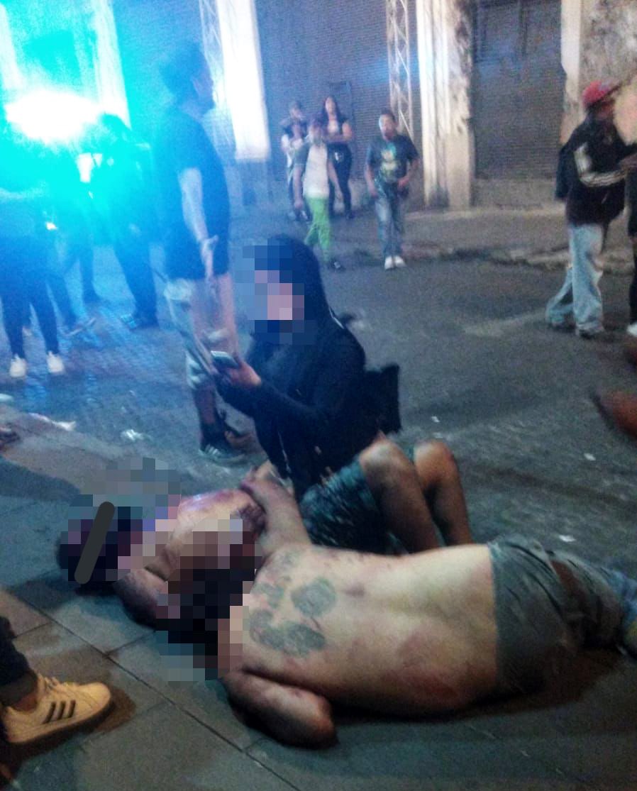 MrElDiablo8's tweet photo. Esta noche se registró una riña colectiva en la Terraza Casa Franciscana, ubicada en Jesús María, col. Centro Histórico, @AlcCuauhtemocMx, dos personas de un grupo de SKA resultaron gravemente lesionadas y fueron trasladas a diferentes hospitales. No reportan detenidos. https://t.co/PcjJNNQiqG