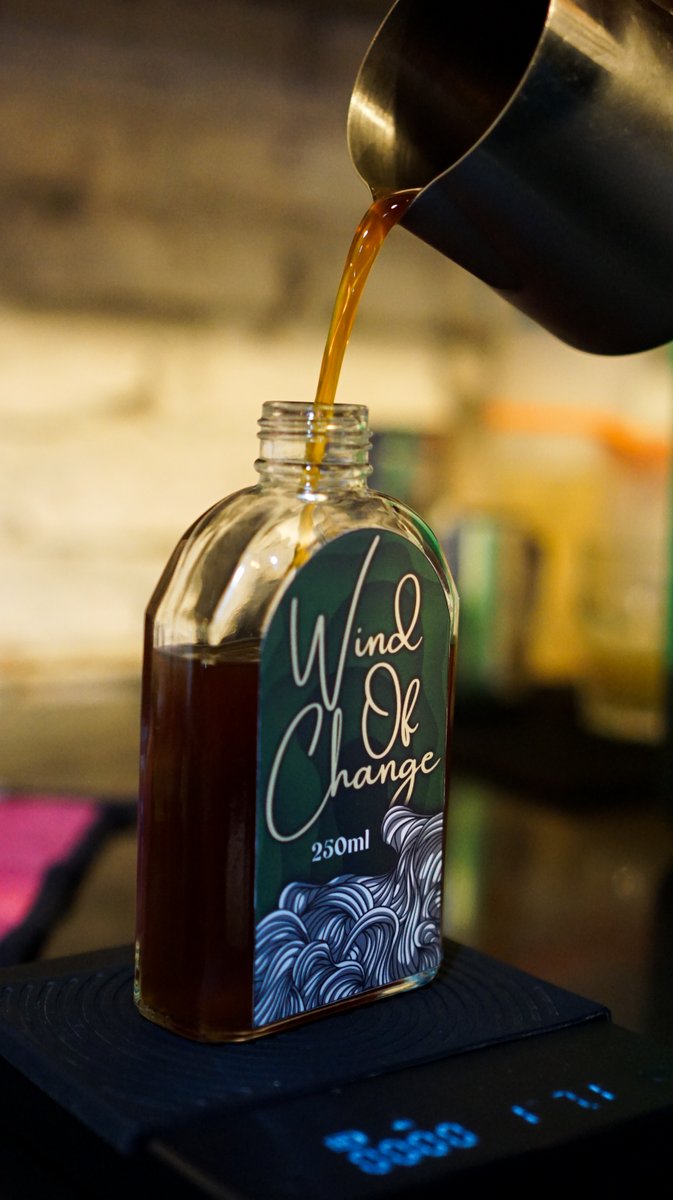 KAKOCoffee's tweet image. Selamat Hari Senin, Kakologist
Udah nyobain Wind Of Change belum?
Beans dari Purba, Simalungun-Karo yang di proses secara Honey, lalu diolah dan difermentasi selama tiga hari. 

With smooth taste, less acid, and orange✌️