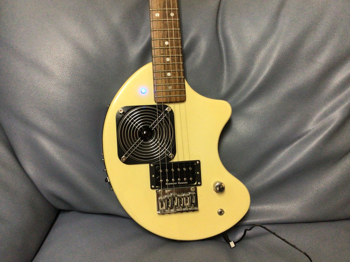 care_manager_x's tweet photo. 急に音が出なくなったzo-3。
オーバーホールしていただきありがとうございました。
のち、スピーカー取り付け。
NEW ZO-3 誕生！
かっこいい!

#ZO #seymour #セイモアダンカン #スピーカー交換　#オーバーホール　#TB5 #フェルナンデス　#Digi #VISATON https://t.co/RDbaw5HiWj