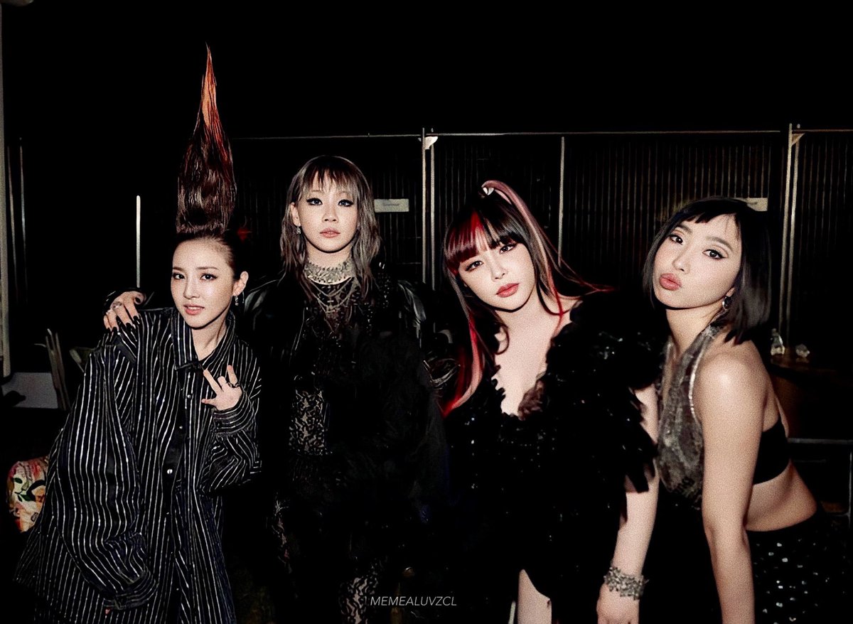 memealuvzCLx's tweet photo. the BLUEPRINT 2NE1 at #Coachella https://t.co/1XaTUSUNjm