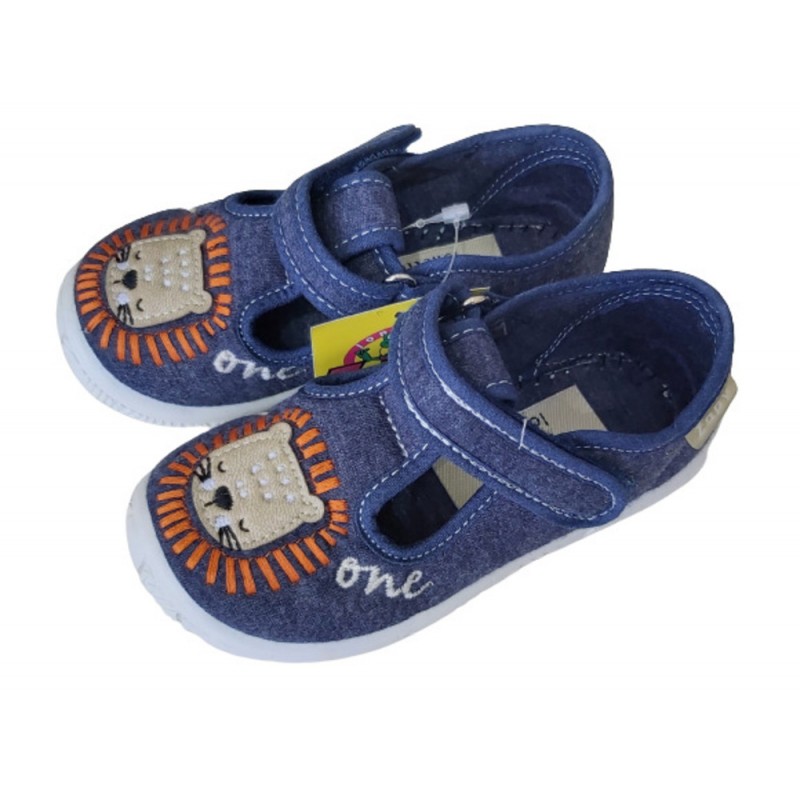 ShoesCary's tweet photo. 🌈😍  #zapatillascasa #pantuflas 😉
 #nuevacoleccion de  #zapatillas para estar  #comodos en  #casa 
#NUEVO #Conceptos #calzado #infantil para el #correcto #creciemiento #del #pie 
Puedes comprar en nuestra tienda #elprat  y tmb las tenemos en #Amazon y #Aliexpress https://t.co/FkBDepBE9r