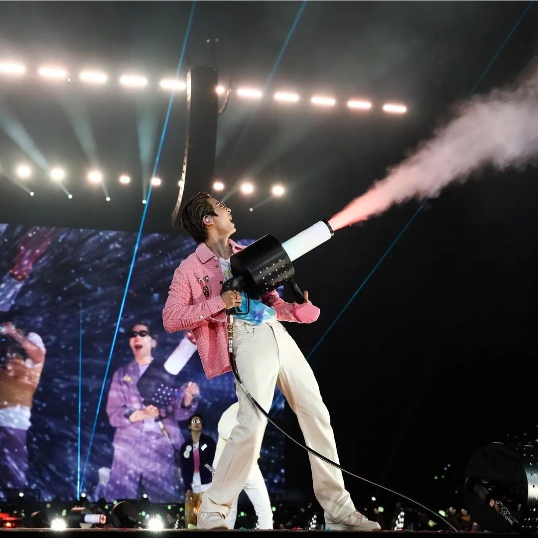 헐 석진아😭💗💗💗

Now playing #BTS_Butter by #BTS on my music playlist <a href="/BTS_twt/">방탄소년단</a>