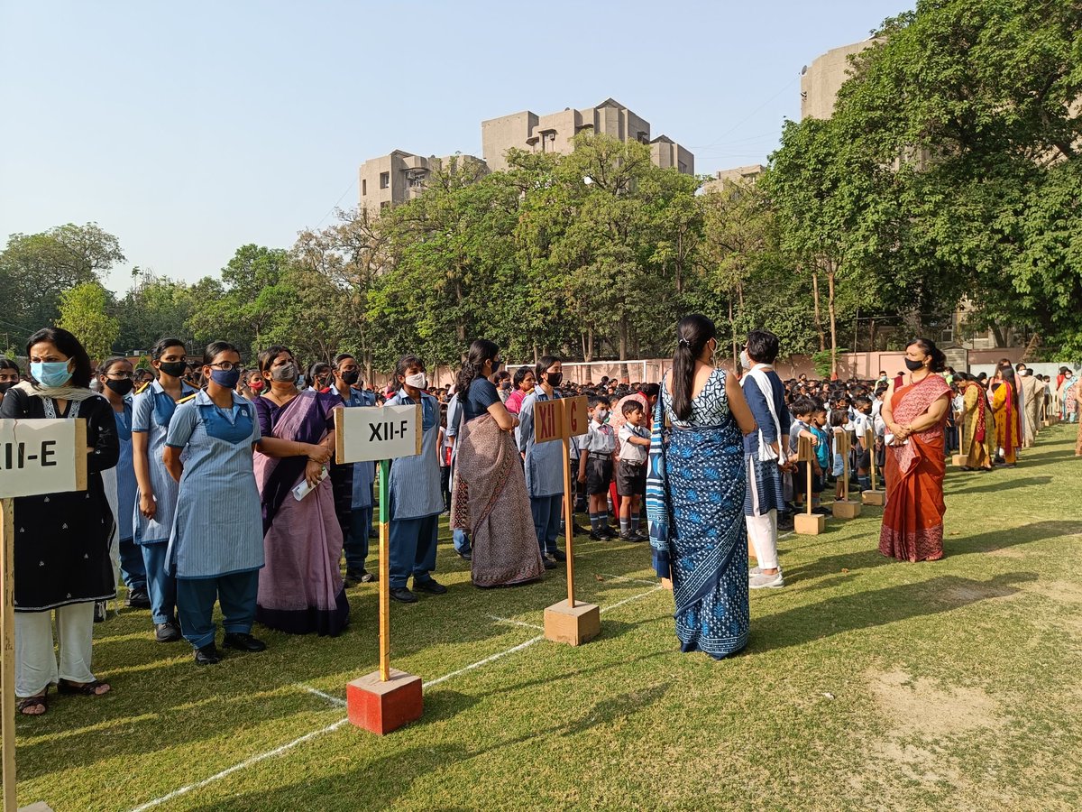 sr_aps's tweet photo. Today's assembly is conducted by class 12F on 'World Heritage Day'. Our rich and varied cultural heritage has a profound power to help build our nation. @Ahlconpublic1 @MamthaSays @GanguliKuhu @sanjeevbansal06 @seemasoniaps https://t.co/weBbW19jeA