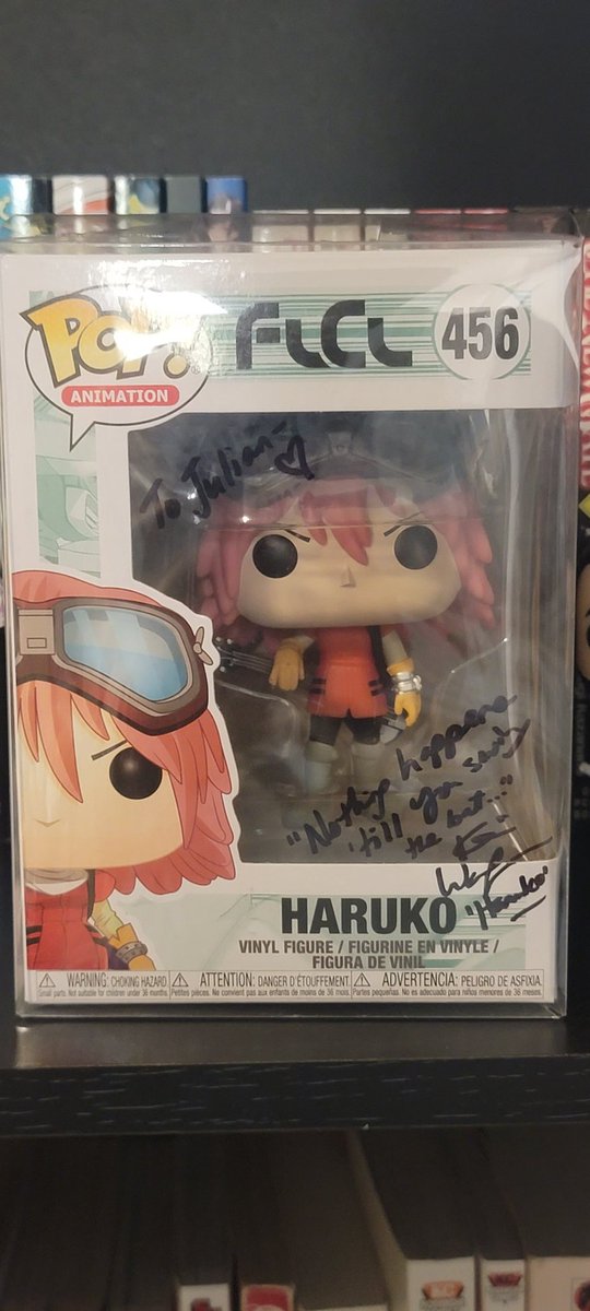 MrFoxXoffr's tweet photo. I finally got to meet @KariWahlgren yesterday and she was such a dope person Kari I hope you see this #MTAC2022 #mtacscore https://t.co/SdTZFT2bnB