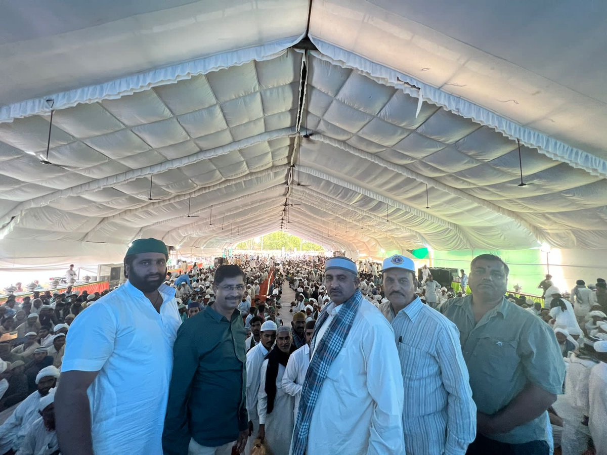 ShaleMohammad_'s tweet photo. कल मरहूम गाजी फकीर साहब की पहली बरसी पर रोजा इफ्तार पार्टी का आयोजन किया गया | https://t.co/83cDZr7YND