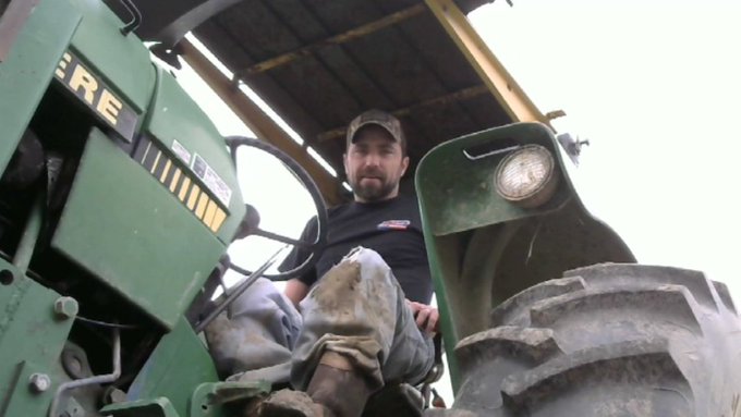 Watch hardworkertn's leaked NSFW photo on TwXstars