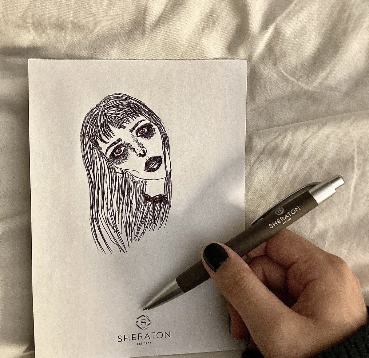 atomicalleycat's tweet photo. Lil sketch of @ALICEGLASS in my hotel room :)  #ArtistOnTwitter #artist #aliceglass https://t.co/Spbfzwov1g