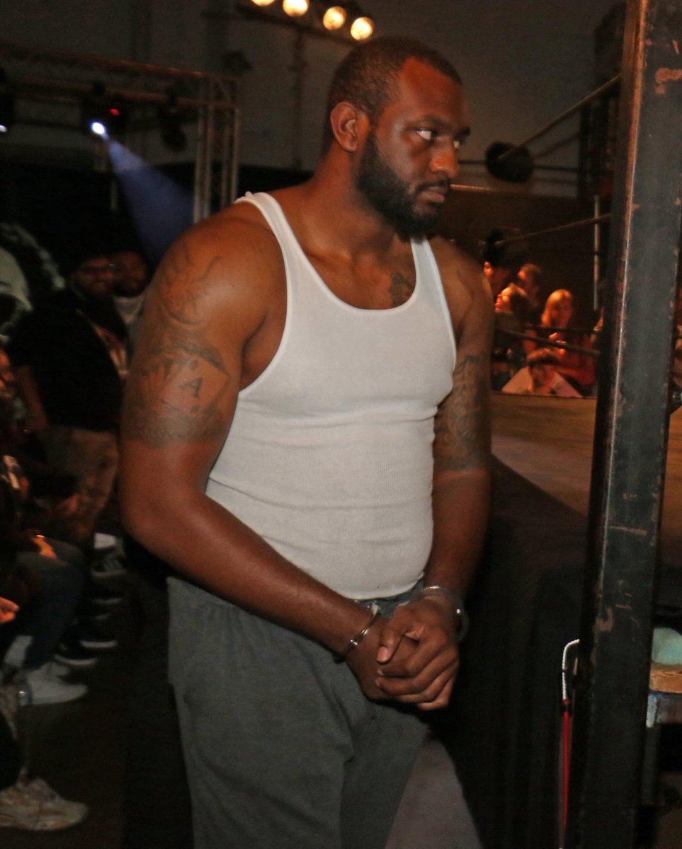 WindyCitySlam's tweet photo. Happy 32nd birthday to @OneManDynasty_ Darius Latrell, one half of Pick N’ Pop!
#wrestling #prowrestling #indiewrestling #ChicagoWrestling #DariusLatrell #OneManDynasty #PickNPop #BALLIN #FreelanceIsHome #FreelanceUnderground #2econdWrestling #BerwynCW #UICFlames #basketball https://t.co/mnIfr4Mc21