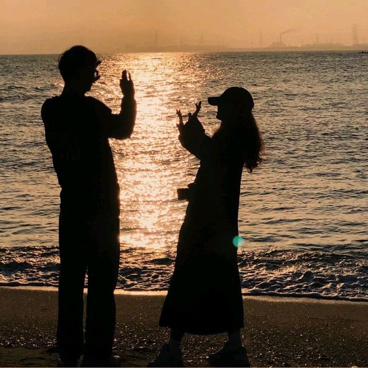 —Publica en su perfil de IG una foto donde se veía a <a href="/NxJxeMin_B/">Nana *3</a> con él en un paseo que habían tenido esa tarde en el muelle de la villa.—