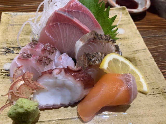 福井県に来ねや 福井駅前 の超人気店 魚六uorock 新鮮な魚料理から肉料理までメニューも豊富でリーズナブル 連日満席の人気店 ランチ営業もしてる福井駅前居酒屋の超オススメ店 当日限定メニューもワクワクするお店 ミニコンサートも開催するみたい
