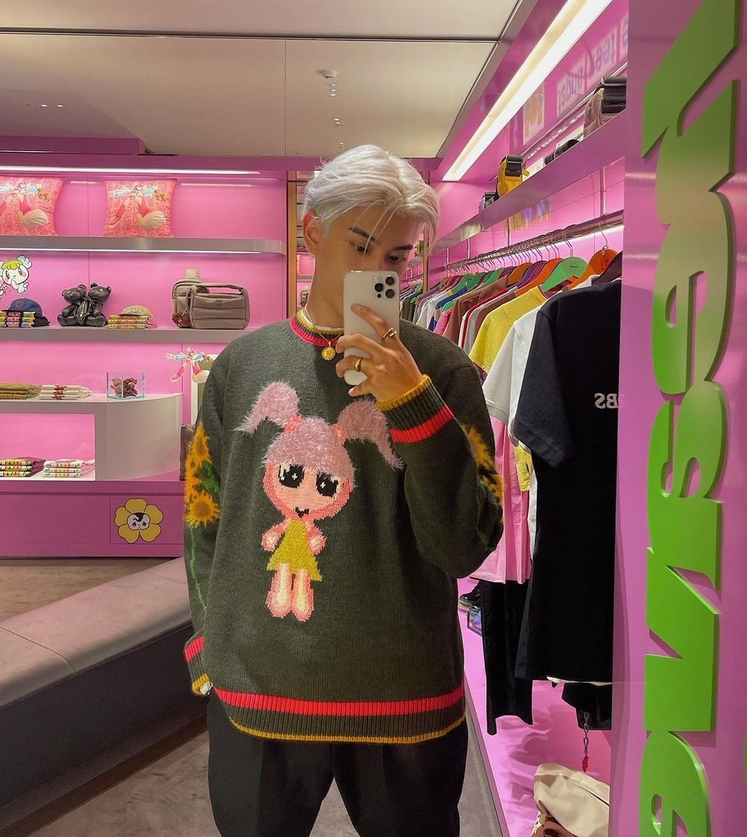 RPHAlKYUU's tweet photo. 𓄹 ࣪ ˖ 🍊 ficha on . . . Ⳋ
Nome: semi eita
Pronomes: todos
Idade: 21
Sexualidade: bi
Ocupação: tatuador
@: @semizinho https://t.co/Y1HtBEx33m