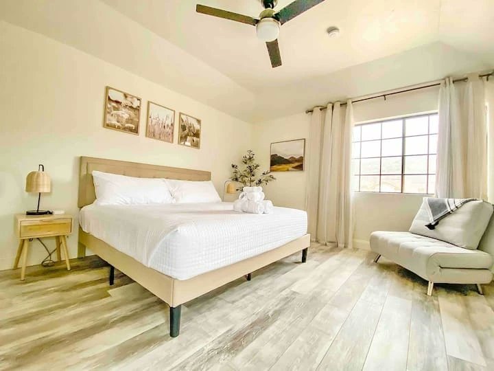📍 Location: Tucson, Arizona

🏡 Listing Title: 5BR Mountain Retreat w/ King Beds Newly Remodeled

🙌🏾 Avg. Guest Rating: 5.0
_______

Visit blackairbnbs.co to book this Black-owned Airbnb, submit Black-owned Airbnb listings, or browse 200+ #blackairbnbs across the U.S.!