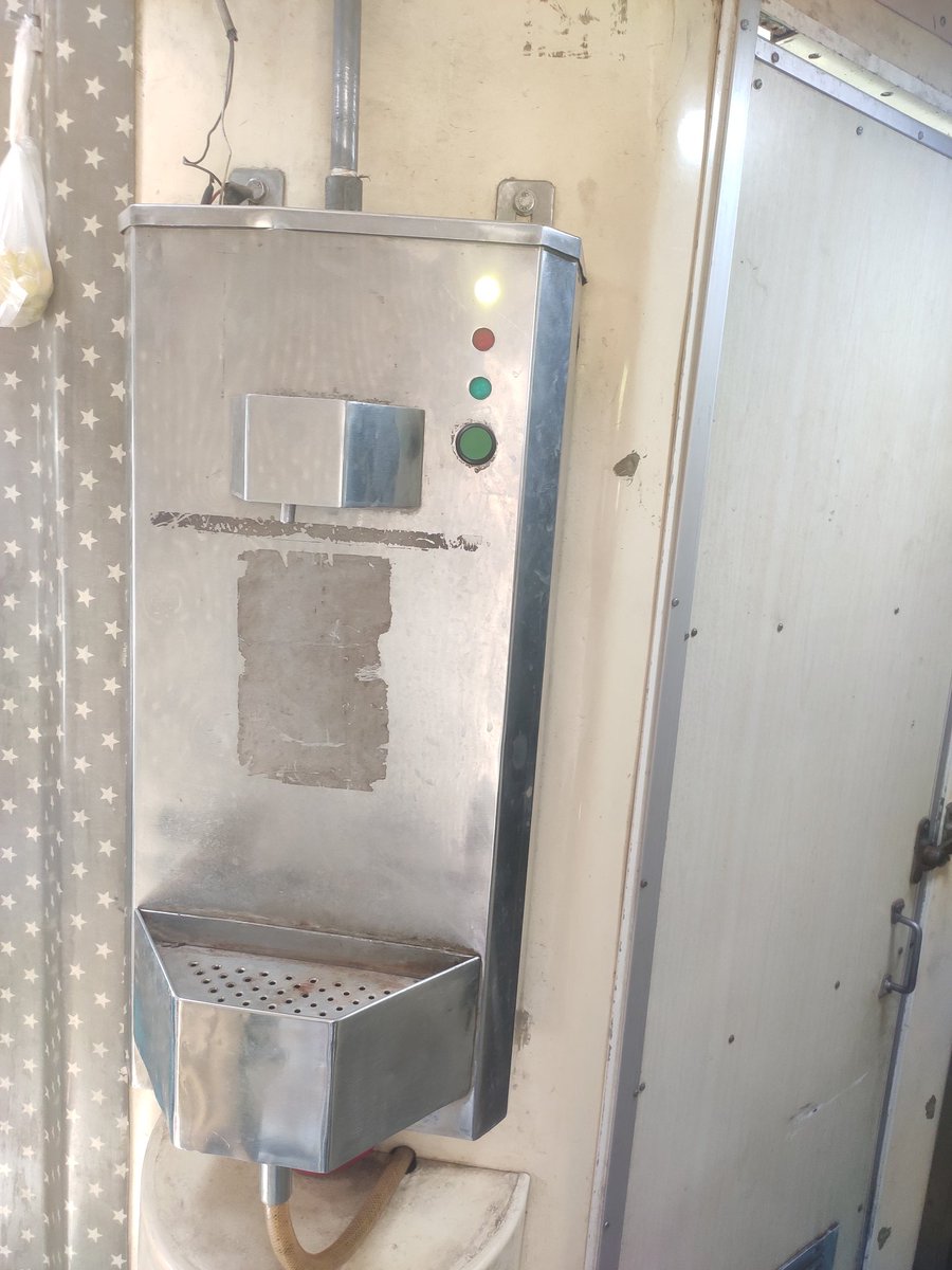 rinkesh_parekh's tweet photo. RO in working condition in local coach. Great work @IRCTCofficial @irctcwestzone @AshwiniVaishnaw

#IRCTC #PMOIndia #railwayminister_helpccaa https://t.co/t2trYOowd2