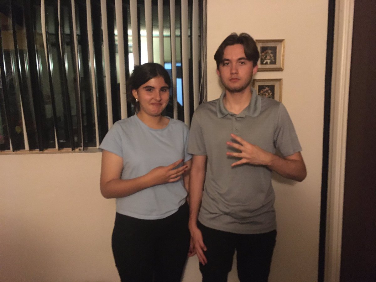 joeliherrera_'s tweet photo. 4️⃣s 🆙 con mi prima #fonem https://t.co/jfg6qsU8zY