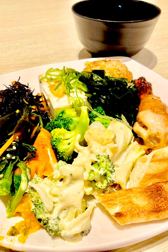 ブロッコリー、ひじき、南京、アヒージョのパン