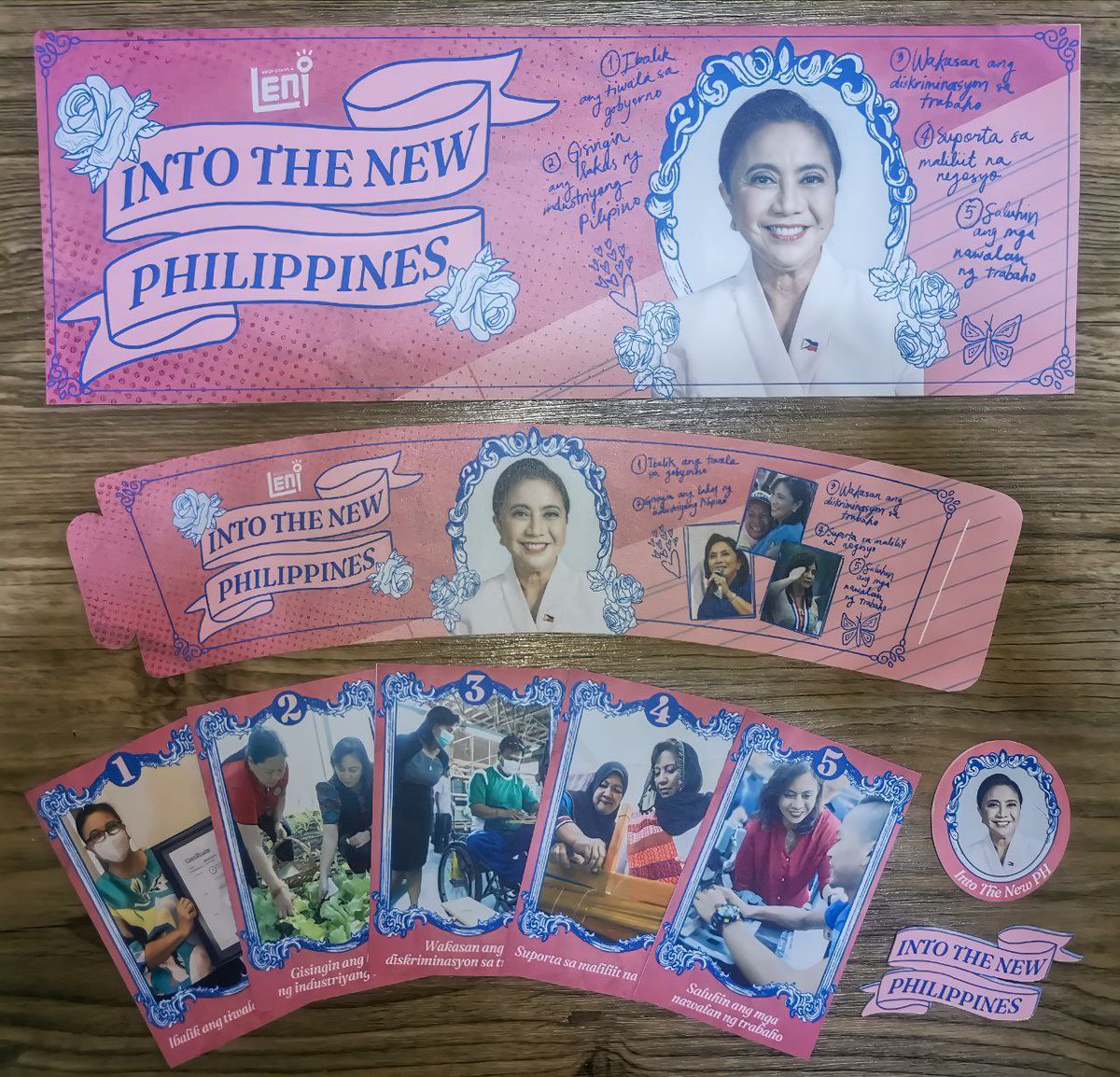 KPOPSTANS4GG's tweet photo. [PREVIEW]

Here’s our #IntoTheNewPhilippines: VP Leni Nationwide Birthday Cupsleeve event kit. 

Join and celebrate with us on April 23. Check out our pinned tweet to see if there’s an event near you. 

📸 @DiosaNiNamjoon / @voboarts 

#KPopStans4Leni https://t.co/WC4r1eoVC0