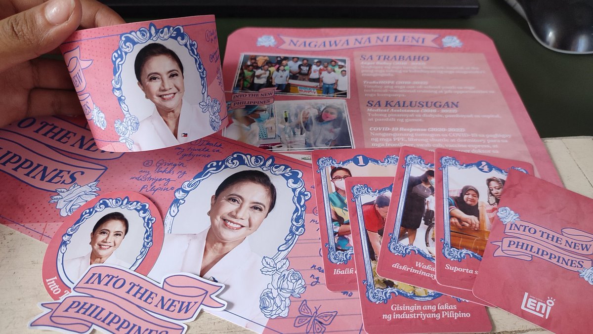 KPOPSTANS4GG's tweet photo. [PREVIEW]

Here’s our #IntoTheNewPhilippines: VP Leni Nationwide Birthday Cupsleeve event kit. 

Join and celebrate with us on April 23. Check out our pinned tweet to see if there’s an event near you. 

📸 @DiosaNiNamjoon / @voboarts 

#KPopStans4Leni https://t.co/WC4r1eoVC0