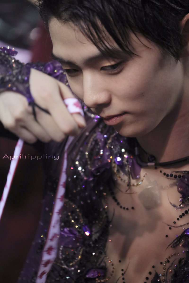 Miaa_Nemo's tweet photo. 温暖的抱抱🥺🥺🥺 #YuzuruHanyu𓃲 
Photos cr: Aprilrippling https://t.co/FPEVp7cSg2