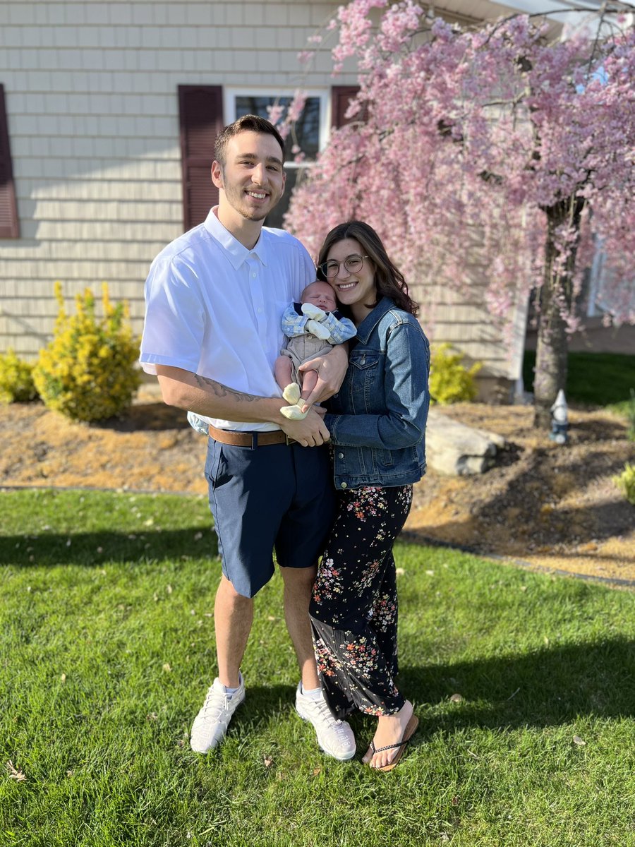 mariahyuhas_'s tweet photo. My most favorite boys in the world💙 Niko’s first Easter🤍🐰🌿 https://t.co/YhvkTjdCps