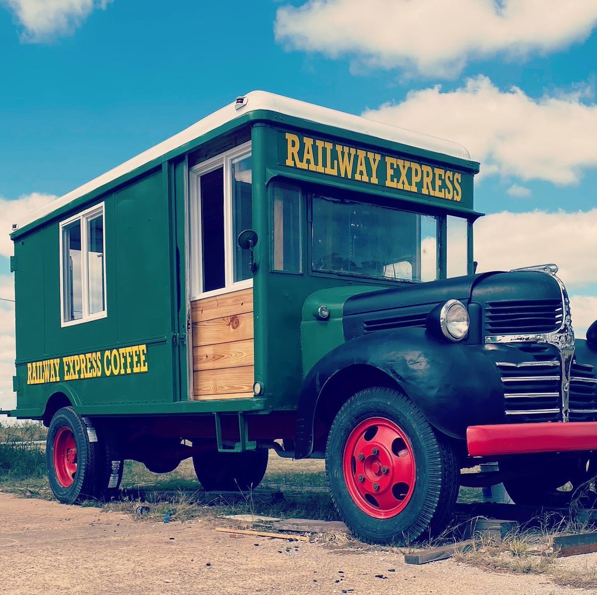 chrisweave's tweet photo. A year ago I got my wife an old Rusty truck off a farm. Now she’s quite the entrepreneur! #railwayexpress #coffeetruck https://t.co/24bDzo4zmz
