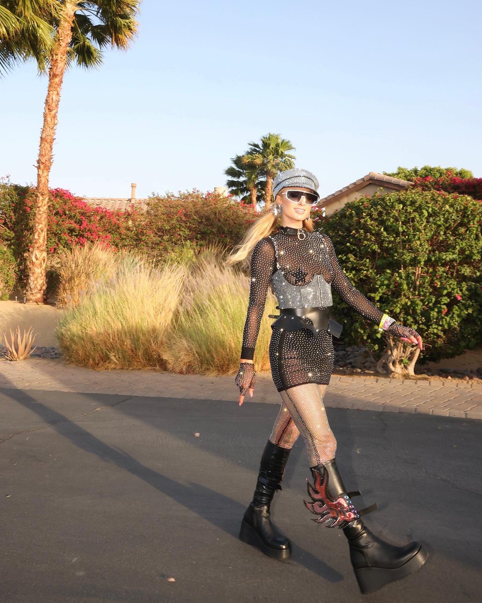 Paris Hilton tweet media
