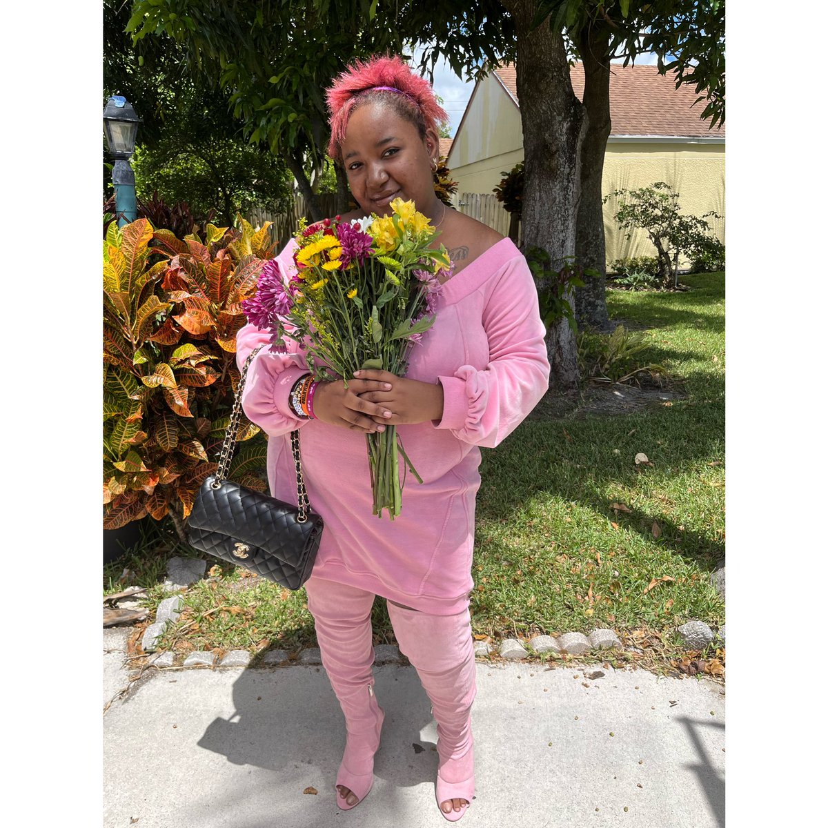 PinkGoddessTM's tweet photo. Easter 2022 💐 https://t.co/76ItPVsX8Z