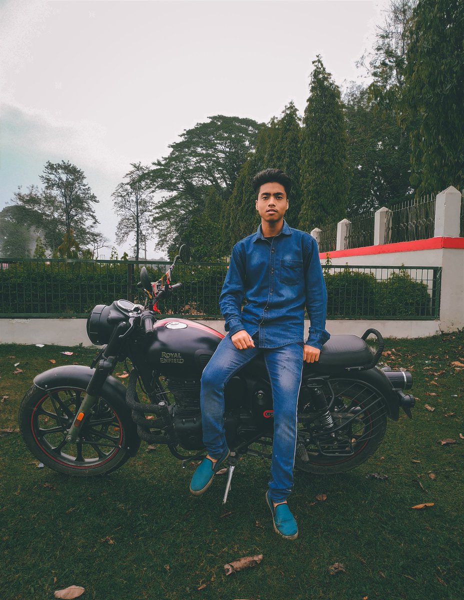 Pritam_san's tweet photo. “If you were looking for a sign, here it is.”
#Trending #newpost #royalenfield #Twitter https://t.co/oU6MixHaGC