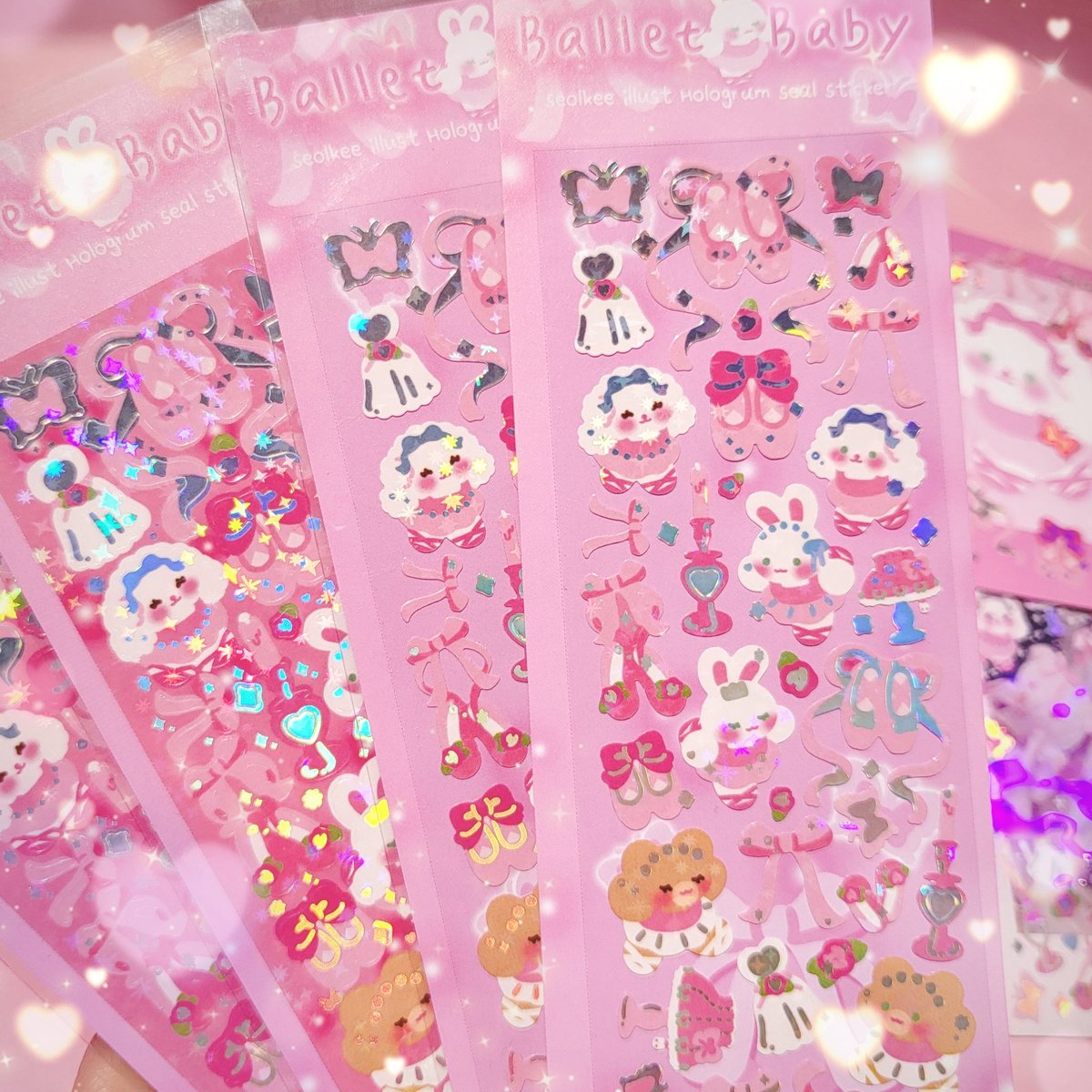 seolkee_illust's tweet photo. 🌸Ballet Baby 씰스티커🐇🌸

오랜만에 완전 설기일러스트의 핑크핑크 감성 담은 씰스티커를 만들어 보았어요🎀 

마침 핑크발레 테마를 그려야지..! 했는데
딱 레드벨벳 필마이리듬 노래가 나와서 한 이백번은 들으면서 작업한 것 같아요✨️💘 https://t.co/xSzl9mQFIg