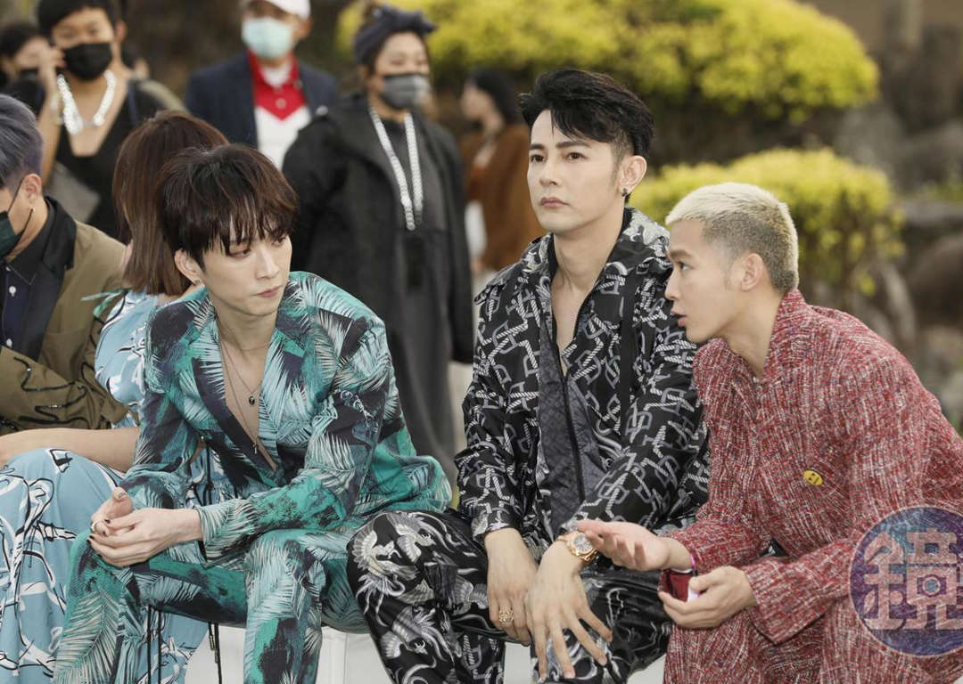 jiroupdates's tweet photo. #JiroWang at Taipei Fashion Week with Ben Wu &amp; Qiu Feng Ze https://t.co/F7wfitgRSa