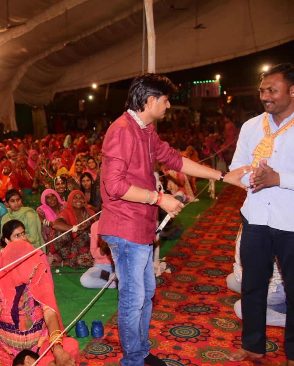 ommundel_'s tweet photo. एक शाम गौं माता के नाम विशाल भजन संध्या धनारी जोधपुर कि पावन धरती पर दिनांक 17-04-2022 को संपन्न हुई जिसमें गौं भक्तों ने बढ़चढ़ कर भाग लिया ओर इस भजन संध्या को सफल बनाया में सभी धनारी वासियो को दिल की अनंत गहराइयों से प्रणाम करता हूँ मुझे इत्ता मान सम्मान देने के लिये 👏🏻💕 https://t.co/iNNTkGrtne