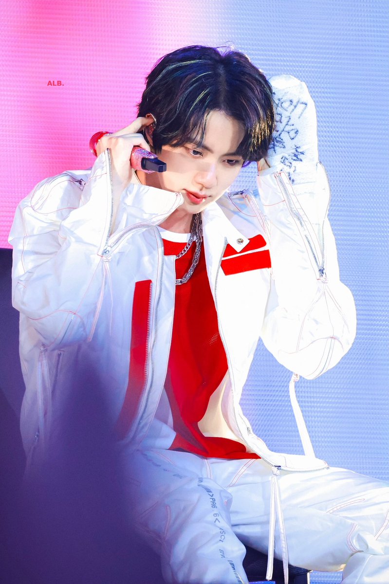 Paramitha262's tweet photo. PTD LAS VEGAS
#SEOKJIN 
@BTS_twt https://t.co/rJISBv4Ayf