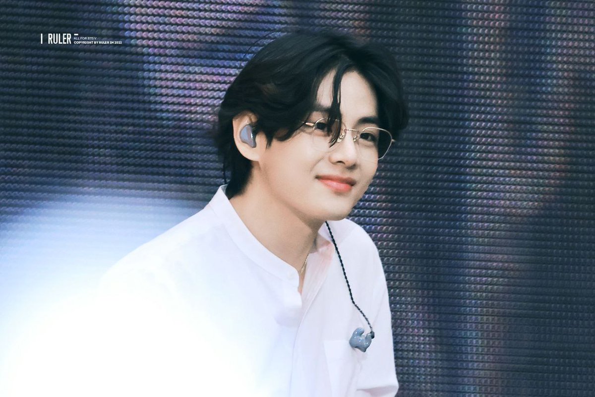 Paramitha262's tweet photo. PTD LAS VEGAS
#TAEHYUNG 
@BTS_twt https://t.co/Y55NfLm1ZZ